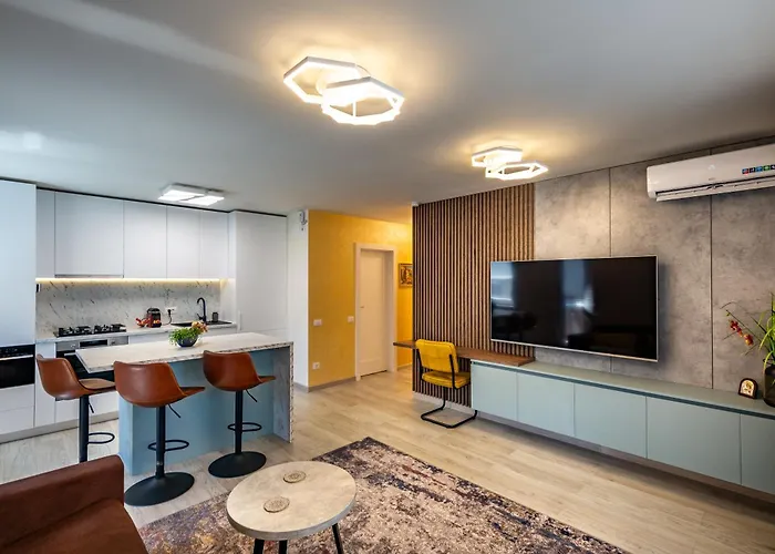 5Th Floor Executive Apartment With Balcony And Free Parking