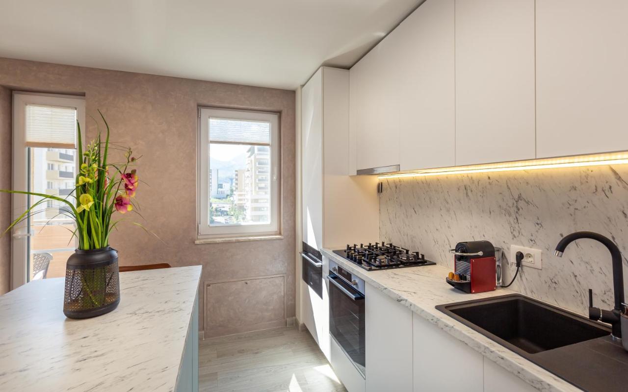 Apartment 5th Floor Executive With Balcony And Free Parking *
