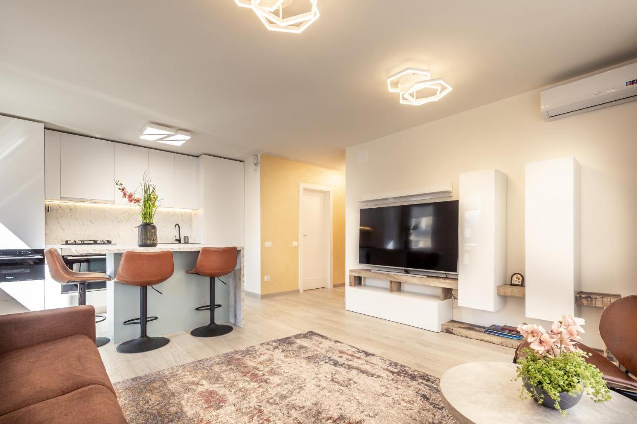 5th Floor Executive With Balcony And Free Parking Apartment Brașov